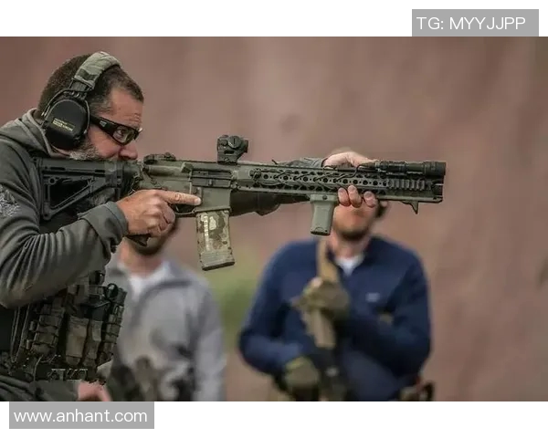 伪九号战术的历史渊源与战术演变探讨