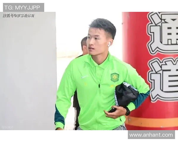 林良铭过人技巧解析与比赛表现回顾，展现其在足球场上的独特魅力与实力