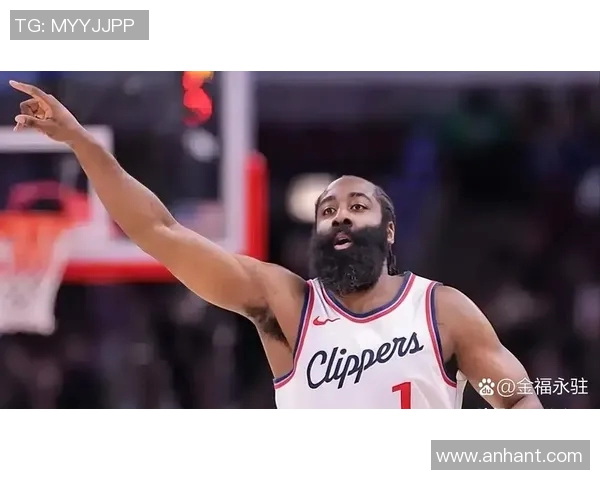 哈登成为本赛季三分球第一人！