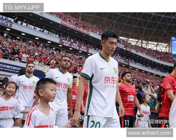 王子铭强势加盟成都蓉城助力球队冲击新赛季辉煌成就