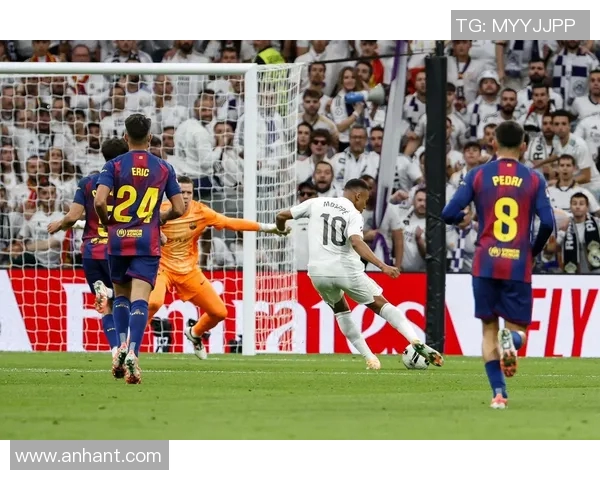 梅西绝杀助力巴萨逆转皇马，夺得西甲联赛冠军